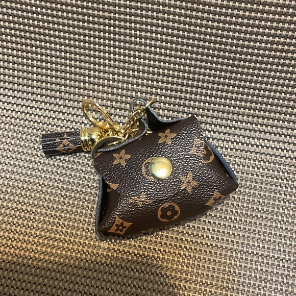 Luxury Brown Keychain Pouch - Picture 2 of 4